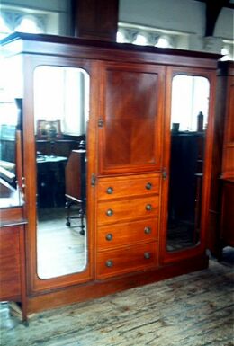 Bedroom Suite_-_Edwardian_Compactium_Wardrobe.jpg